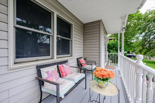 13 Meadow Lane, Bayville, NY 11709