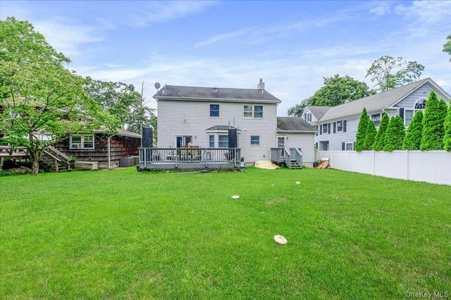 13 Meadow Lane, Bayville, NY 11709
