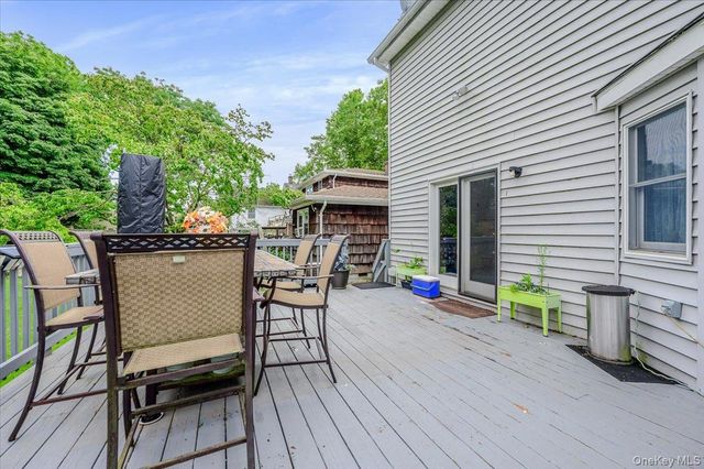 13 Meadow Lane, Bayville, NY 11709
