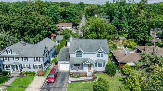 13 Meadow Lane, Bayville, NY 11709