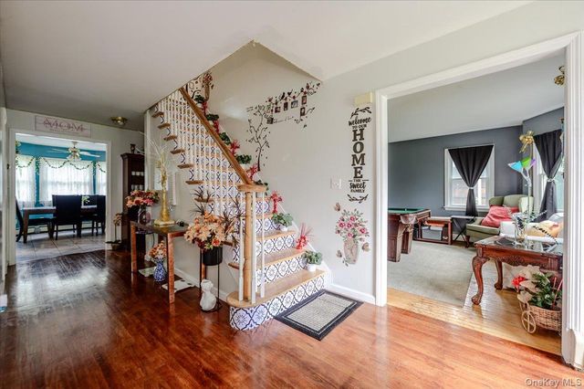 13 Meadow Lane, Bayville, NY 11709
