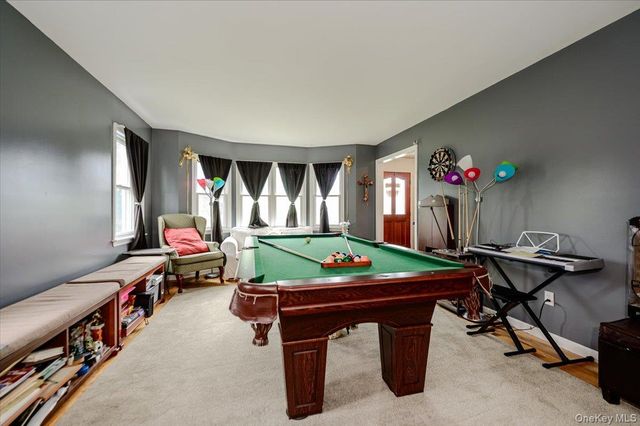 13 Meadow Lane, Bayville, NY 11709