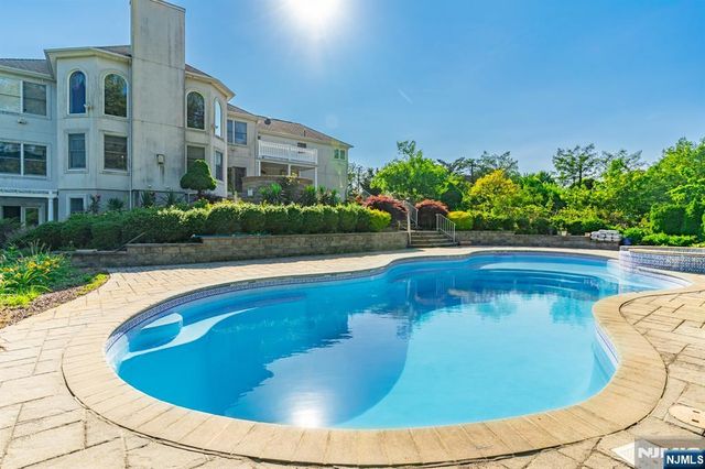 3 Topaz Court, Marlboro, NJ 07746