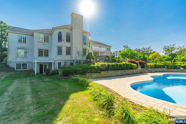 3 Topaz Court, Marlboro, NJ 07746