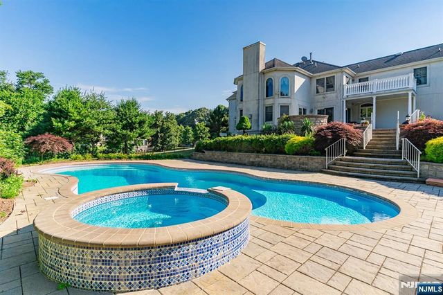 3 Topaz Court, Marlboro, NJ 07746