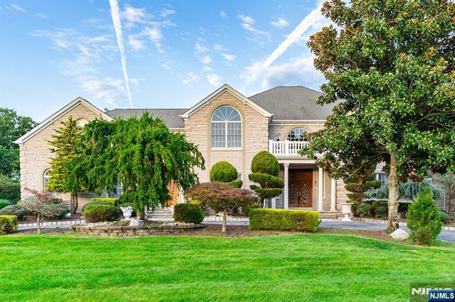 3 Topaz Court, Marlboro, NJ 07746