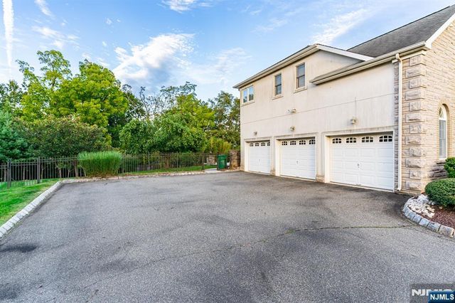 3 Topaz Court, Marlboro, NJ 07746