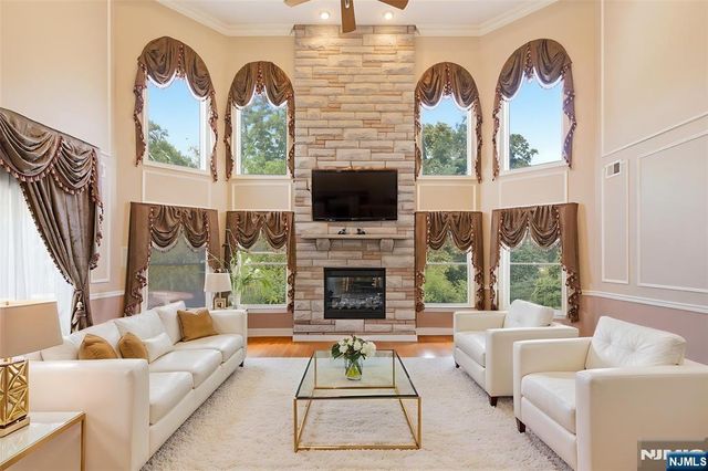 3 Topaz Court, Marlboro, NJ 07746