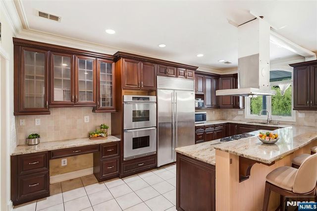 3 Topaz Court, Marlboro, NJ 07746