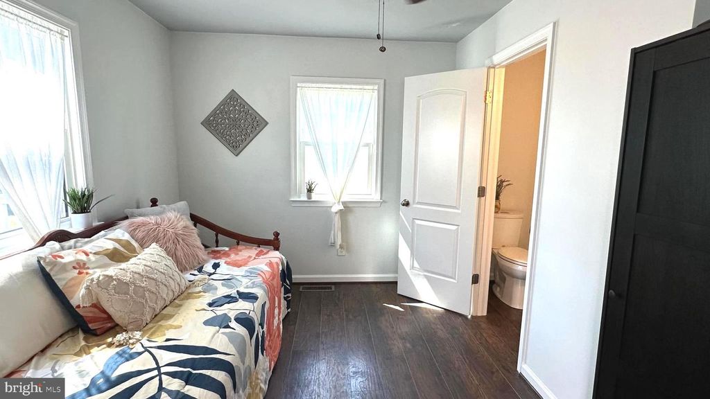 Image 16 of property listing at 3906 GLENHURST RD, Baltimore, MD 21222