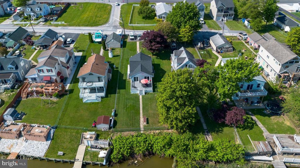 Image 34 of property listing at 3906 GLENHURST RD, Baltimore, MD 21222
