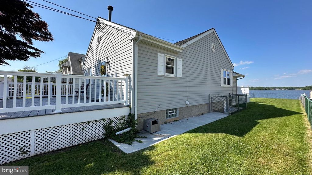 Image 37 of property listing at 3906 GLENHURST RD, Baltimore, MD 21222