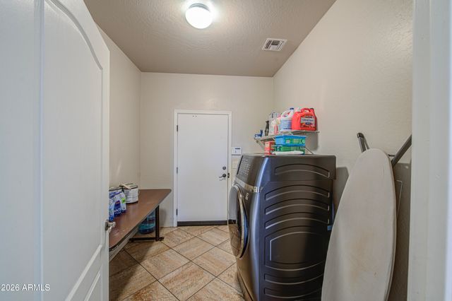 7213 W ELLIS Street, Laveen, AZ 85339