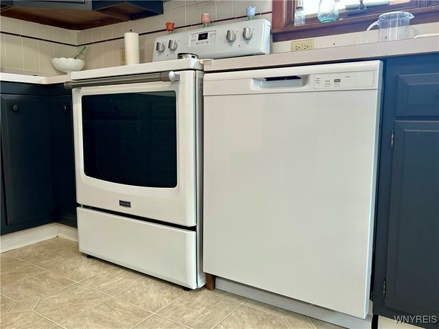 525 East Stenzil Street, North Tonawanda, NY 14120