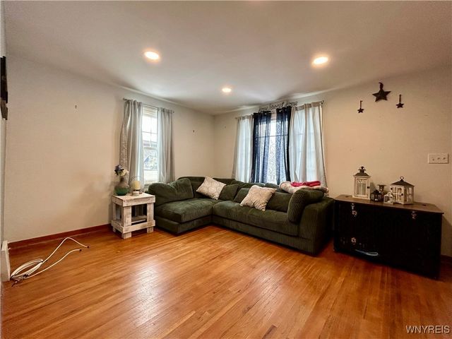 525 East Stenzil Street, North Tonawanda, NY 14120