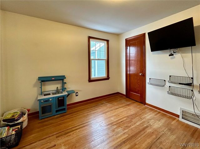 525 East Stenzil Street, North Tonawanda, NY 14120