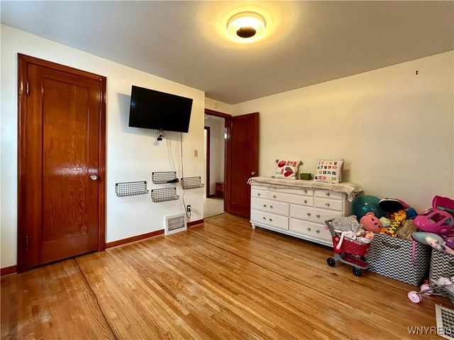 525 East Stenzil Street, North Tonawanda, NY 14120