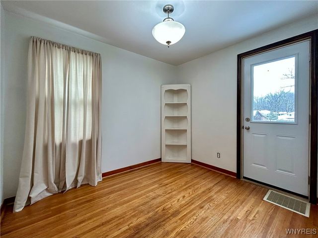 525 East Stenzil Street, North Tonawanda, NY 14120