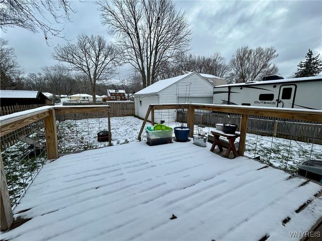 525 East Stenzil Street, North Tonawanda, NY 14120