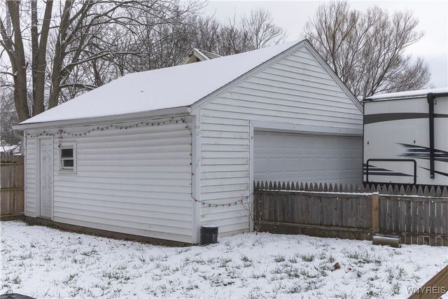 525 East Stenzil Street, North Tonawanda, NY 14120