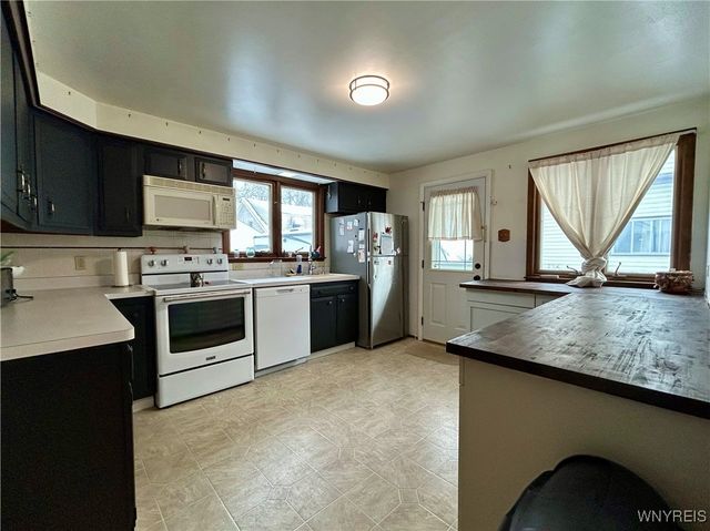 525 East Stenzil Street, North Tonawanda, NY 14120