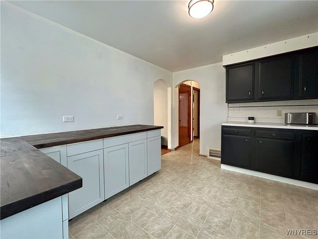 525 East Stenzil Street, North Tonawanda, NY 14120