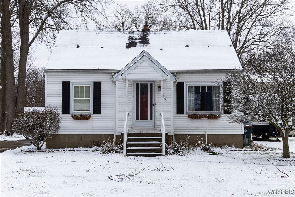 525 East Stenzil Street, North Tonawanda, NY 14120