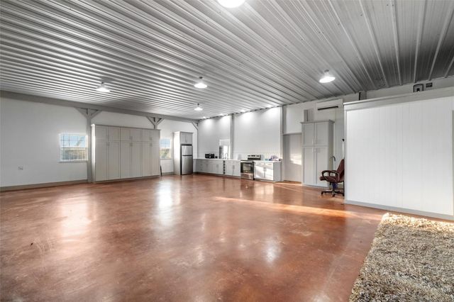 2923 Krenek Road, Crosby, TX 77532