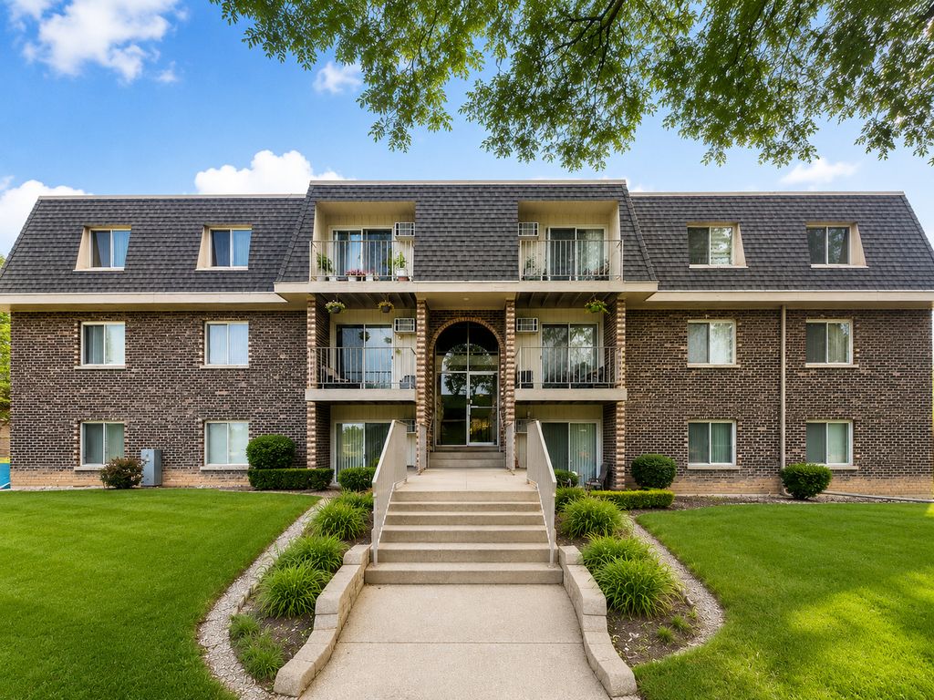 870 Winesap Court 301, Prospect Heights, IL 60070