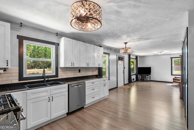 257 Oakhill Drive, Jackson, GA 30233