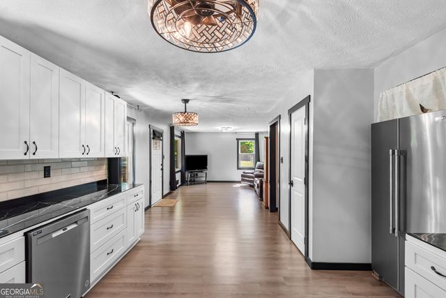 257 Oakhill Drive, Jackson, GA 30233