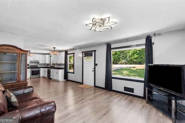 257 Oakhill Drive, Jackson, GA 30233