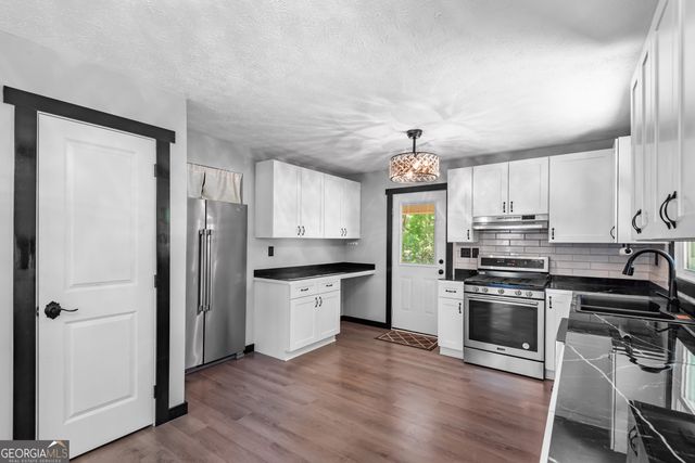 257 Oakhill Drive, Jackson, GA 30233