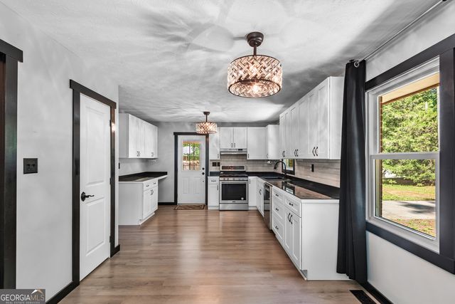 257 Oakhill Drive, Jackson, GA 30233