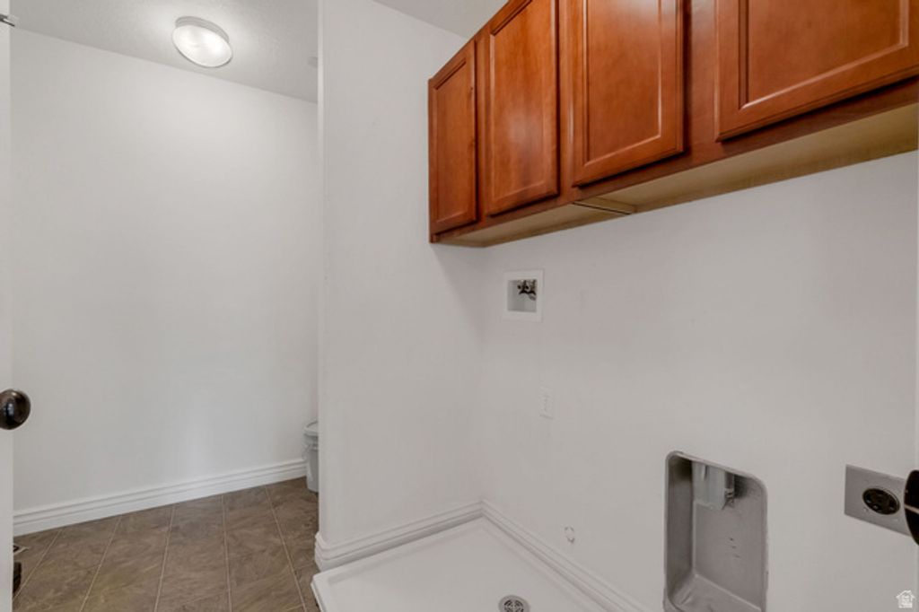 Image 14 of property listing at 117 E CALBOURNE LN #I-2, Sandy, UT 84070
