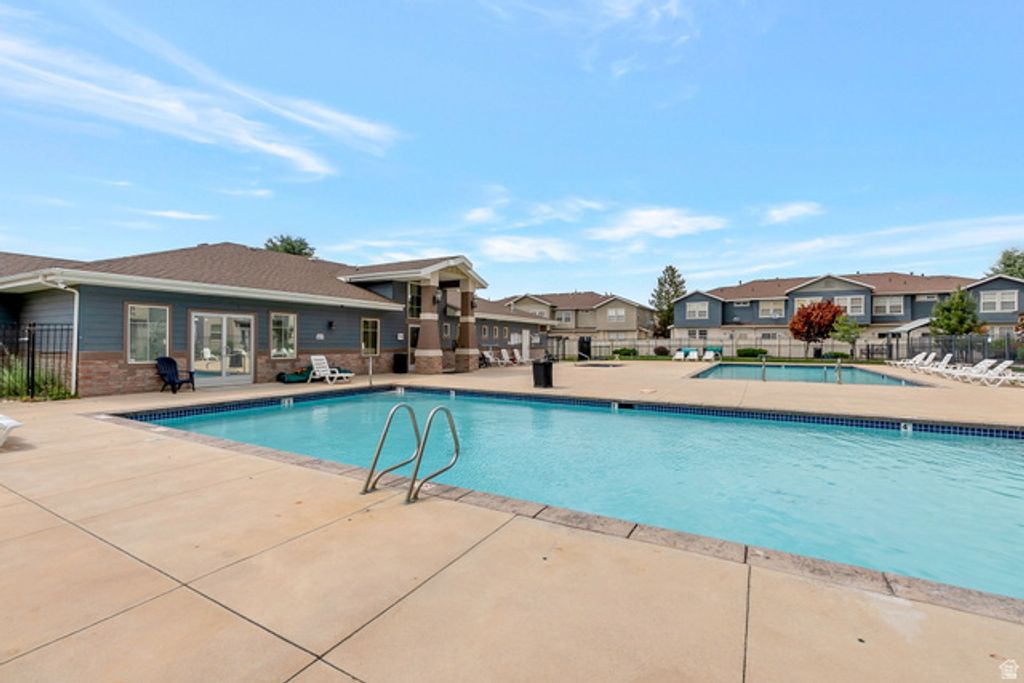 Image 17 of property listing at 117 E CALBOURNE LN #I-2, Sandy, UT 84070