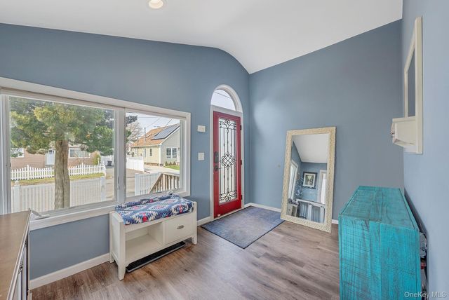 794 Pecan Street, Lindenhurst, NY 11757