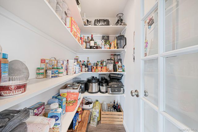 794 Pecan Street, Lindenhurst, NY 11757