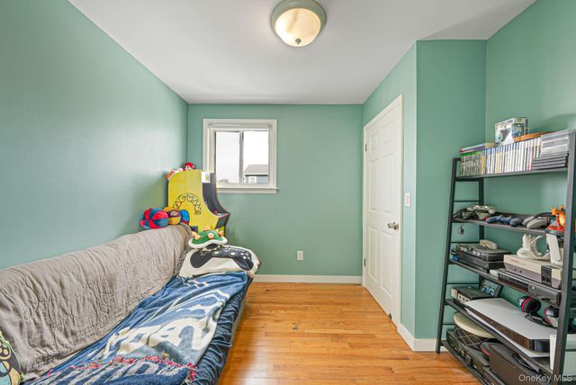 794 Pecan Street, Lindenhurst, NY 11757