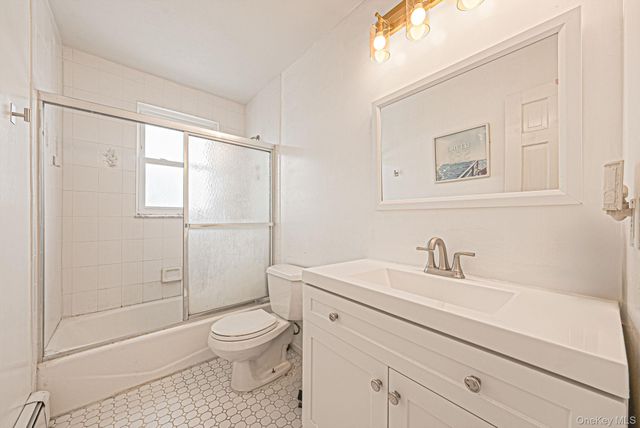 794 Pecan Street, Lindenhurst, NY 11757