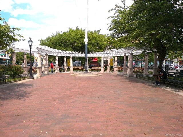 9227 Springfield Boulevard, Queens Village, NY 11428