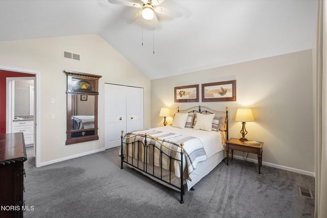 4652 Country Walk Lane, Sylvania, OH 43560