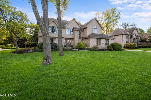 4652 Country Walk Lane, Sylvania, OH 43560