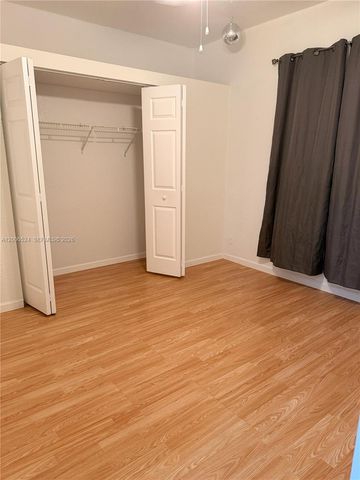 9040 NW 54th St, Sunrise, FL 33351