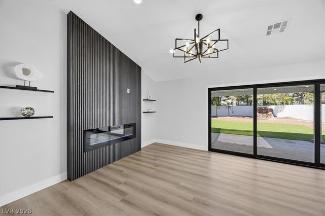 3204 Crescent Run Court, Las Vegas, NV 89117
