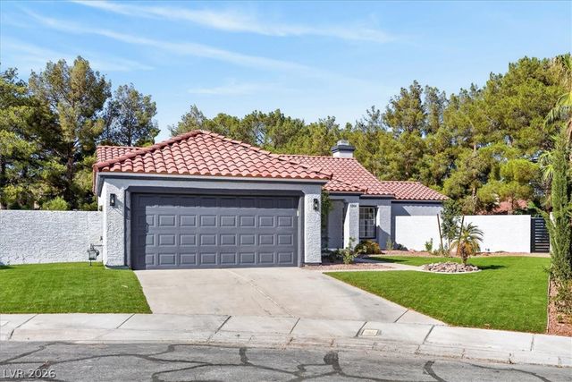 3204 Crescent Run Court, Las Vegas, NV 89117