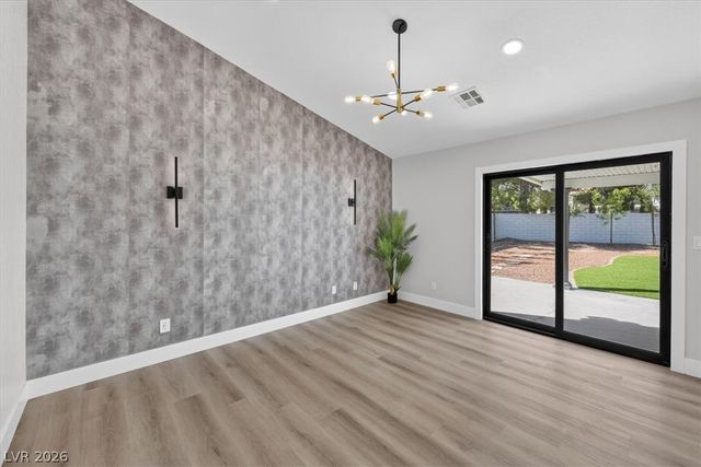 3204 Crescent Run Court, Las Vegas, NV 89117