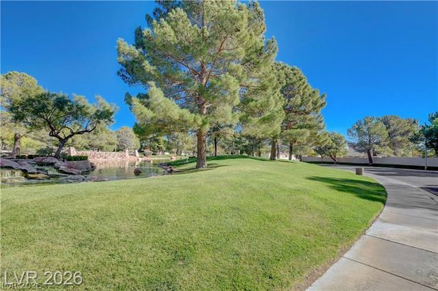 3204 Crescent Run Court, Las Vegas, NV 89117
