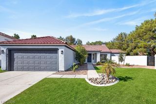 3204 Crescent Run Court, Las Vegas, NV 89117