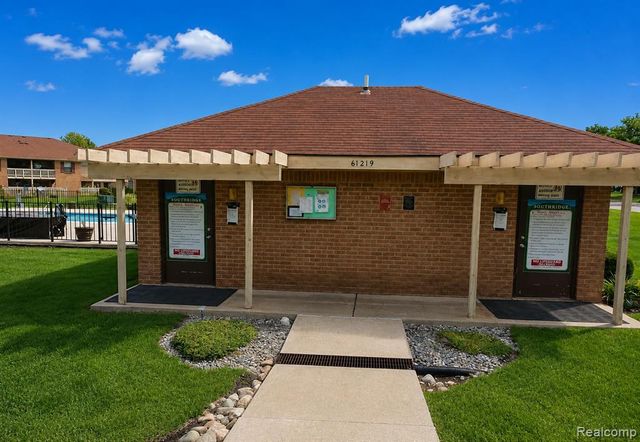 61101 Greenwood Drive, South Lyon, MI 48178